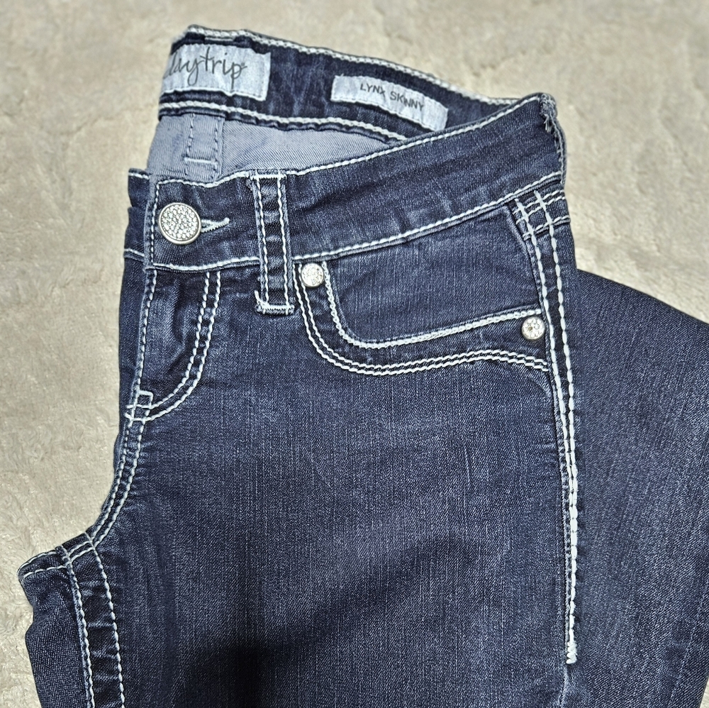 Daytrip Boot Cut Jeans in Dark Blue